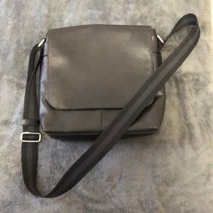 Men’s Coach Messenger